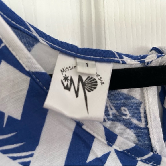 Missing Polynesia Patterned Top - Picture 3 of 3